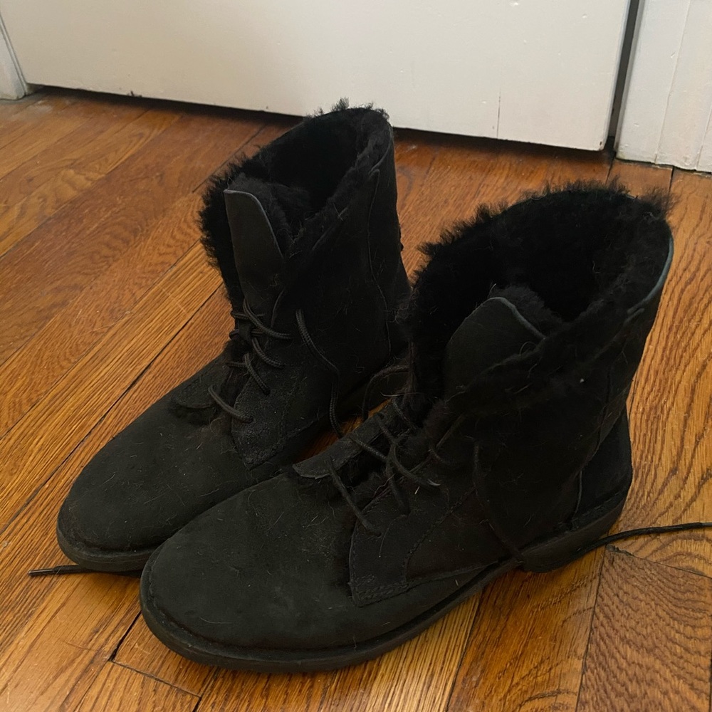Ugg Quincy Boots (Black)